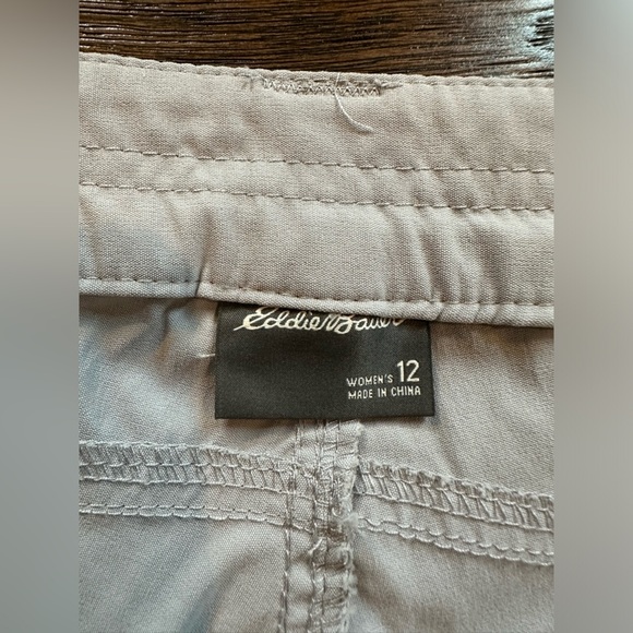 Eddie Bauer Women's Casual Light Khaki Shorts- size 12 - Picture 2 of 4